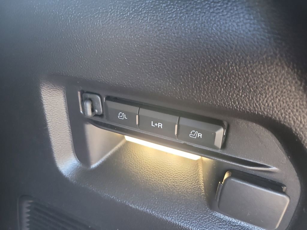 Certified 2022 Ford Explorer Platinum w/ Equipment Group 601A AWD/4WD image 10