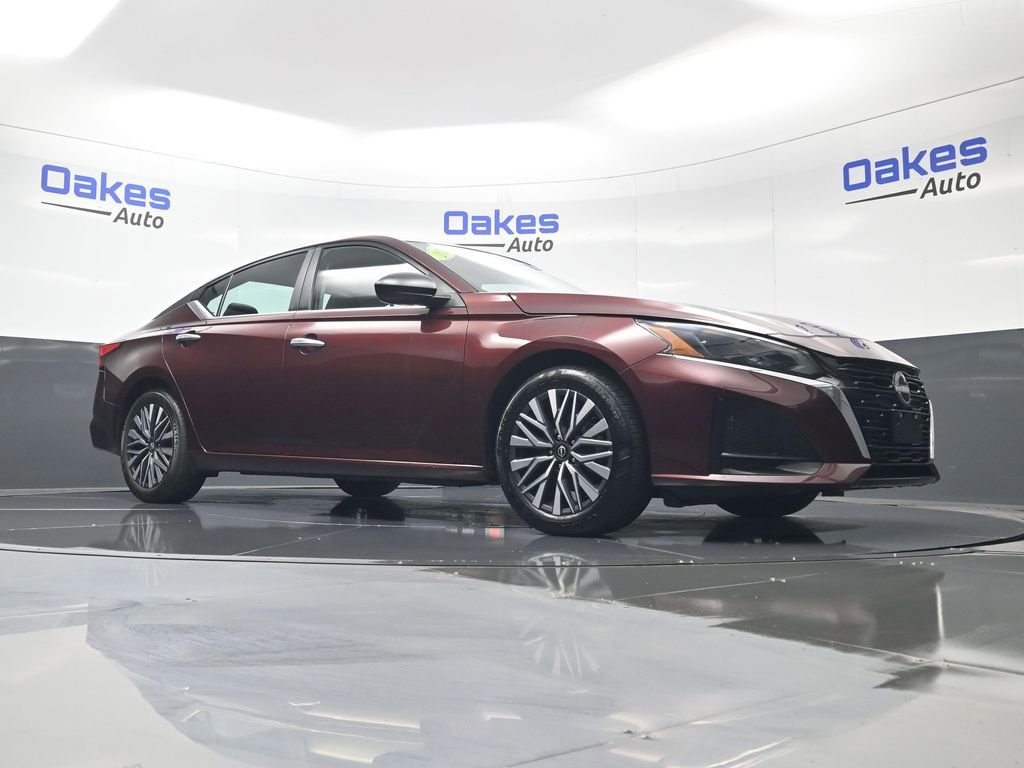 Used 2025 Nissan Altima 2.5 SV image 36