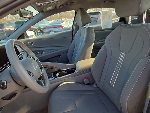 Certified 2025 Hyundai Elantra SEL image 23