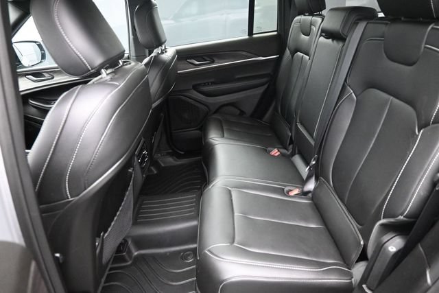 Used 2025 Jeep Grand Cherokee Limited w/ Black Appearance Package AWD/4WD image 26