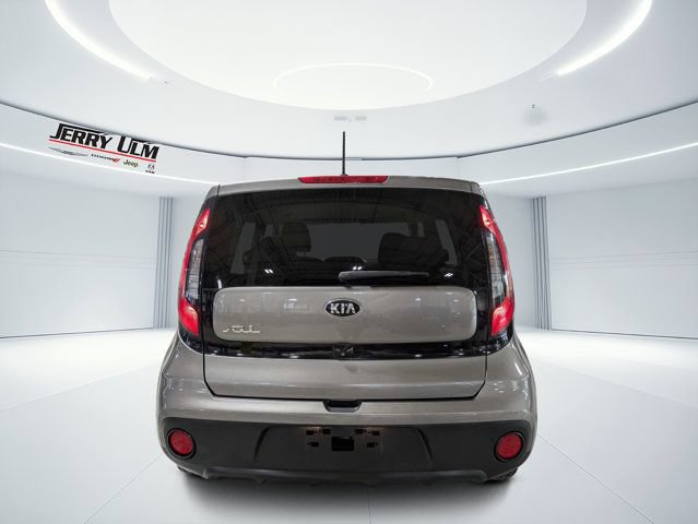 Used 2018 Kia Soul w/ Option Group 020 FWD image 4