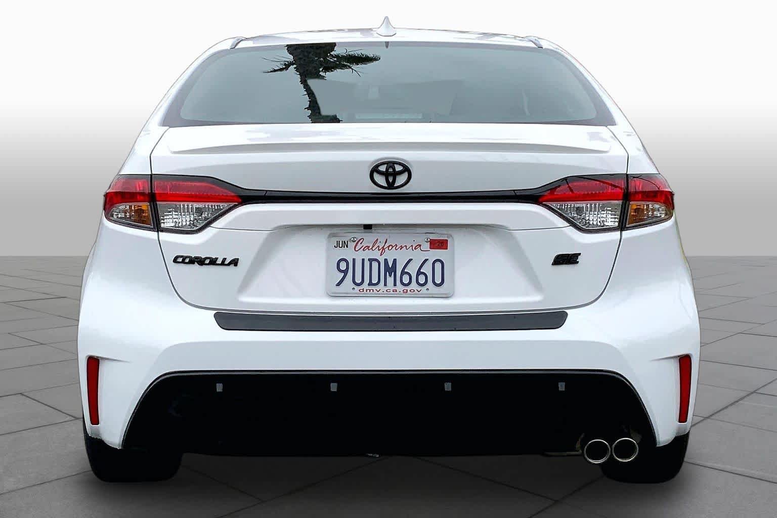 Certified 2025 Toyota Corolla SE w/ SE Premium Package FWD image 4