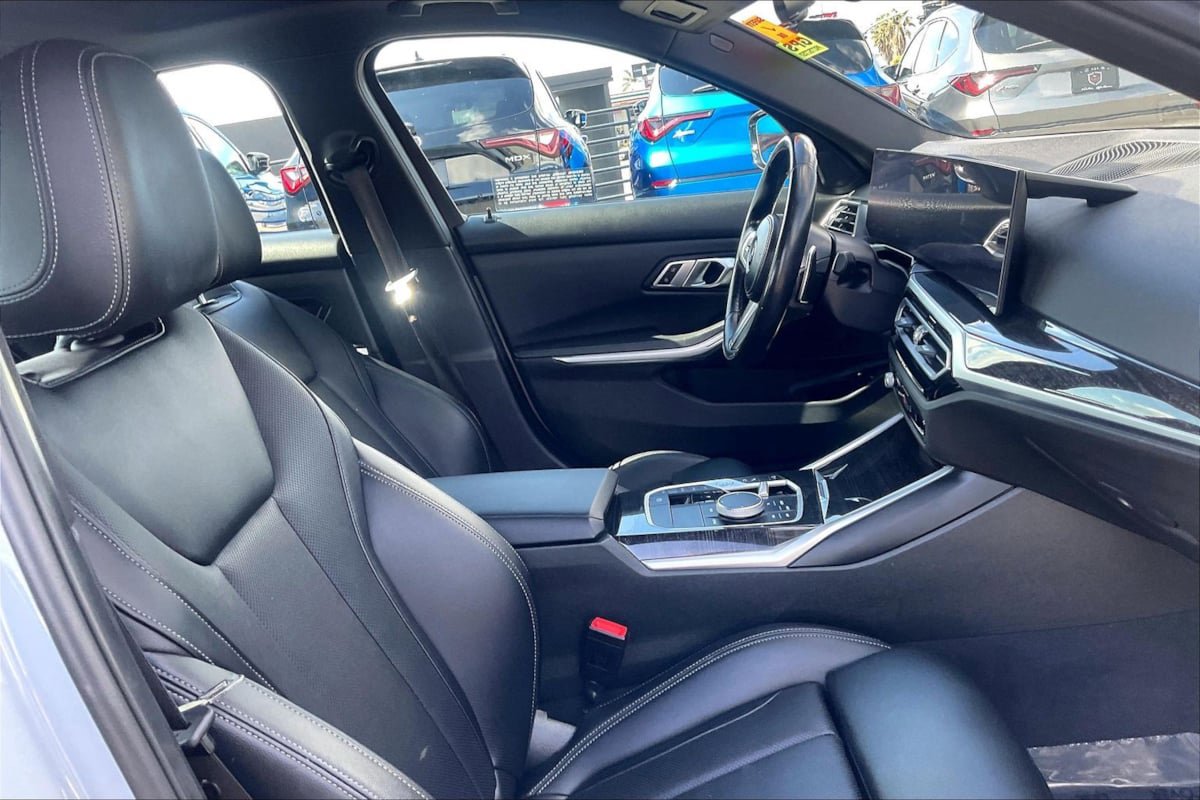 Used 2023 BMW 330e w/ M Sport Package RWD image 7