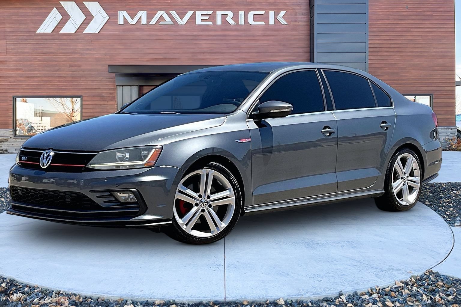Used 2017 Volkswagen Jetta GLI FWD image 3