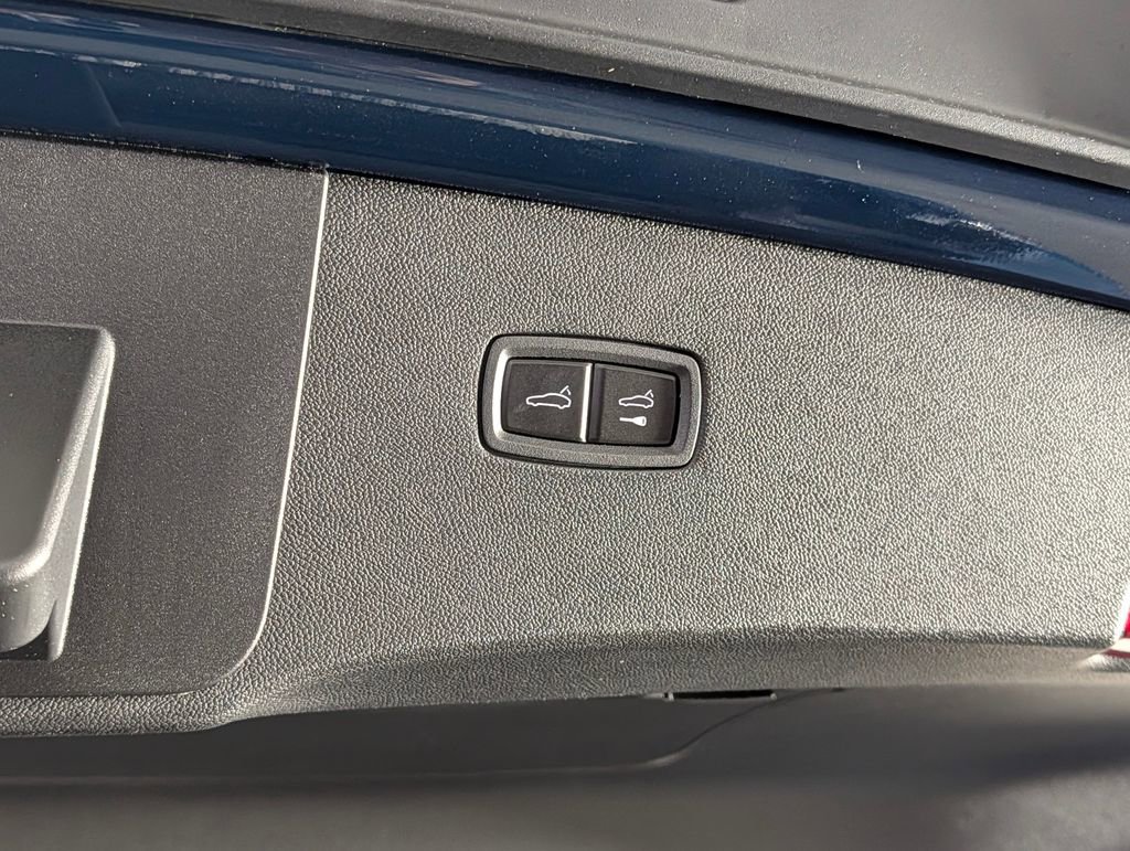 New 2026 Porsche Cayenne GTS image 18