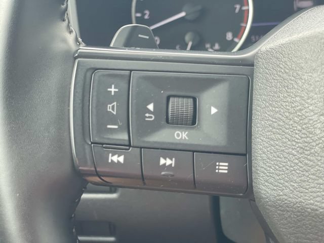 Used 2025 Nissan Rogue SV AWD/4WD image 22