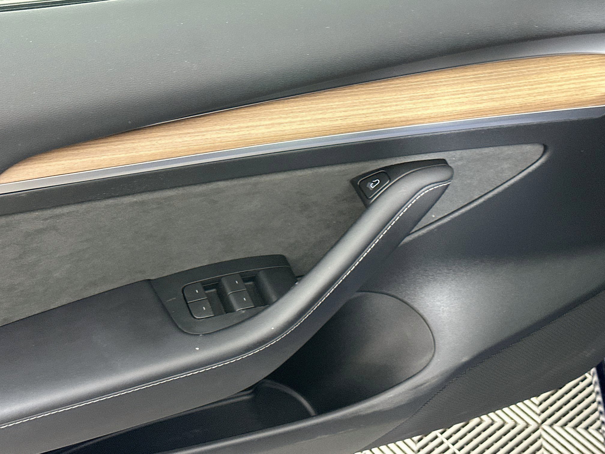 Used 2023 Tesla Model 3 Standard Range RWD image 15