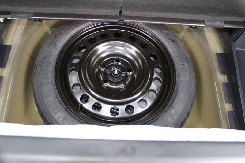 Used 2025 Ford Explorer Active w/ Active Comfort Package image 14