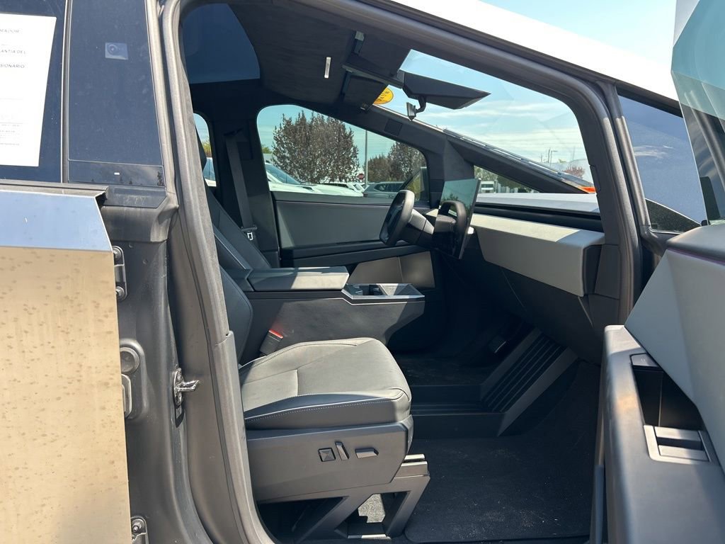Used 2025 Tesla Cybertruck AWD Crew Cab image 29