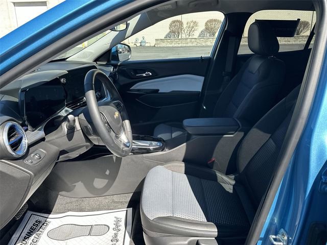 Certified 2025 Chevrolet Trax LT w/ Driver Confidence Package FWD image 18