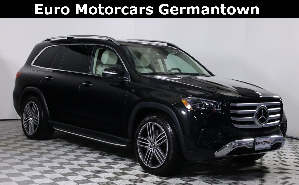 Used 2025 Mercedes-Benz GLS 450 4MATIC image 1