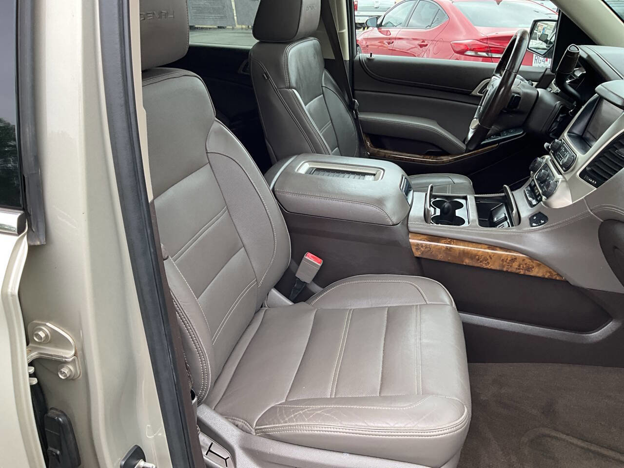 Used 2015 GMC Yukon Denali w/ Premium Package AWD/4WD image 30