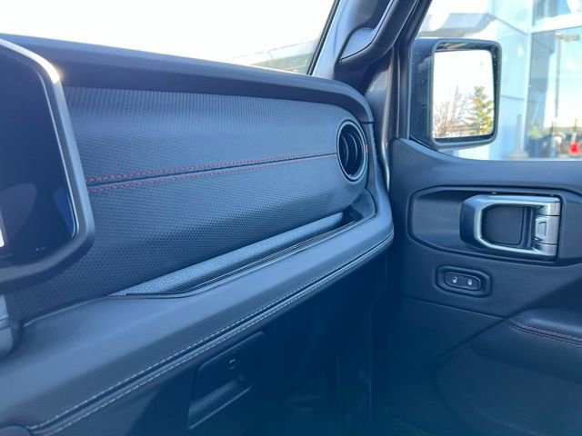 Used 2025 Jeep Wrangler Unlimited Rubicon w/ XTREMEE 35" Tire Package image 17