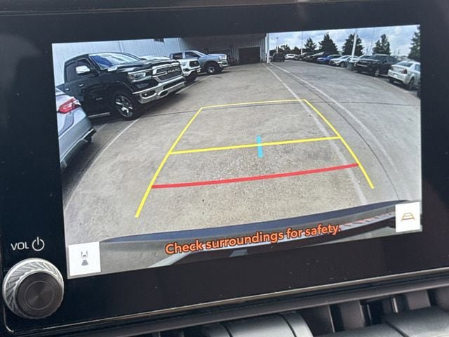 Used 2025 Toyota RAV4 LE AWD/4WD image 19