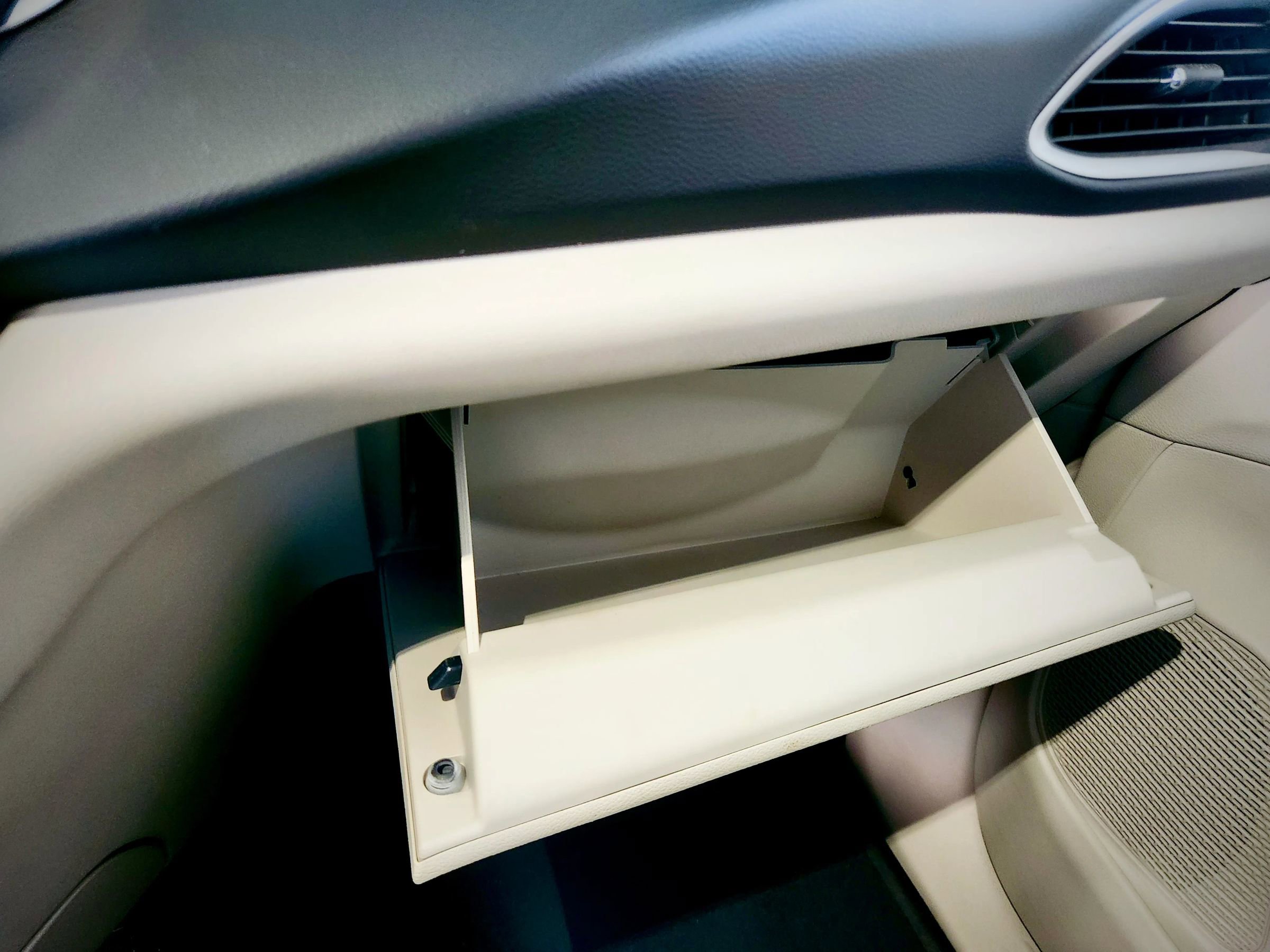 Used 2019 Chrysler Pacifica Touring Plus image 48