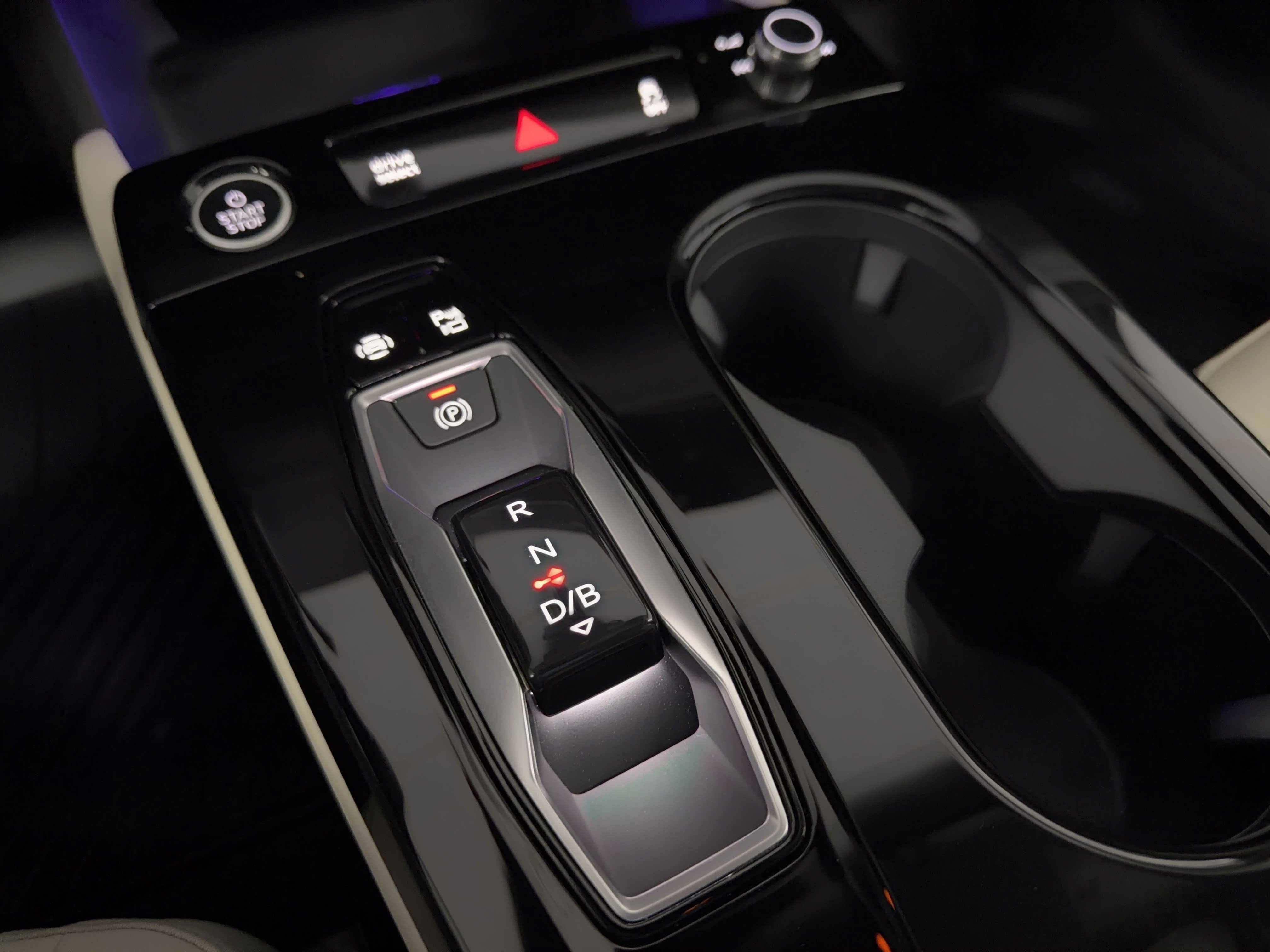 Used 2025 Audi A6 e-tron Premium Plus w/ Premium Plus image 25