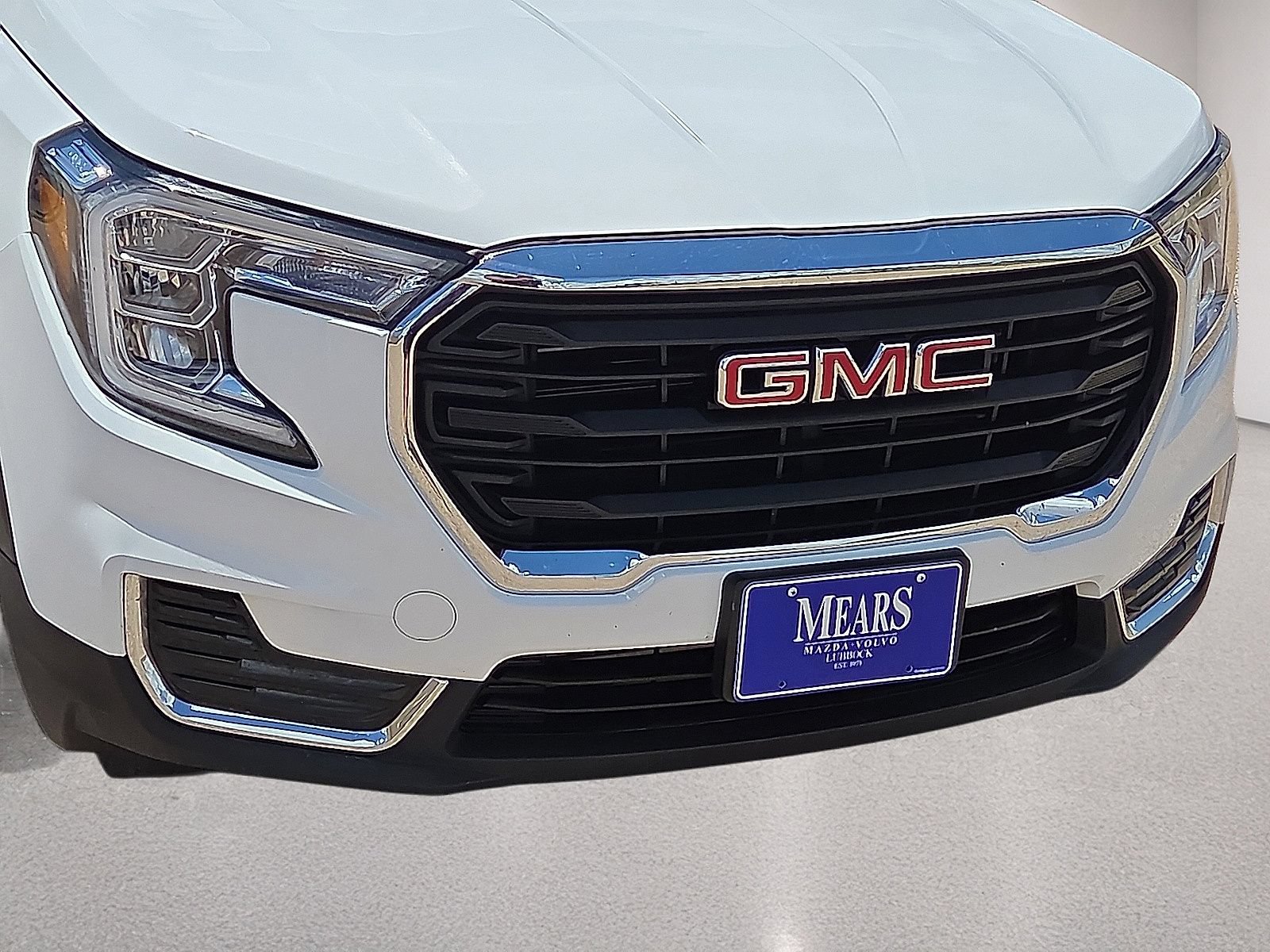 Used 2024 GMC Terrain SLE FWD image 9