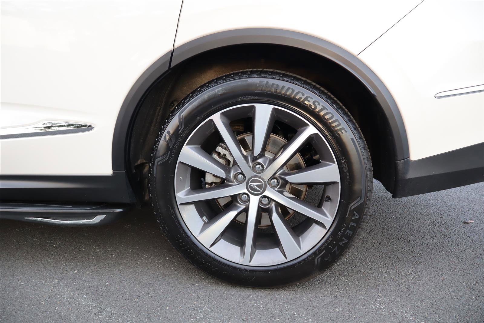 Used 2025 Acura MDX SH-AWD w/ Technology Package image 11