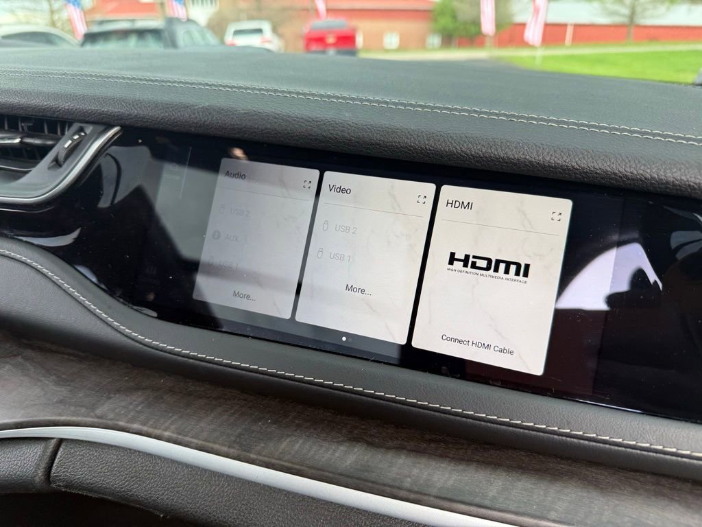 Used 2024 Jeep Grand Cherokee Limited 4xe w/ Luxury Tech Group II AWD/4WD image 31