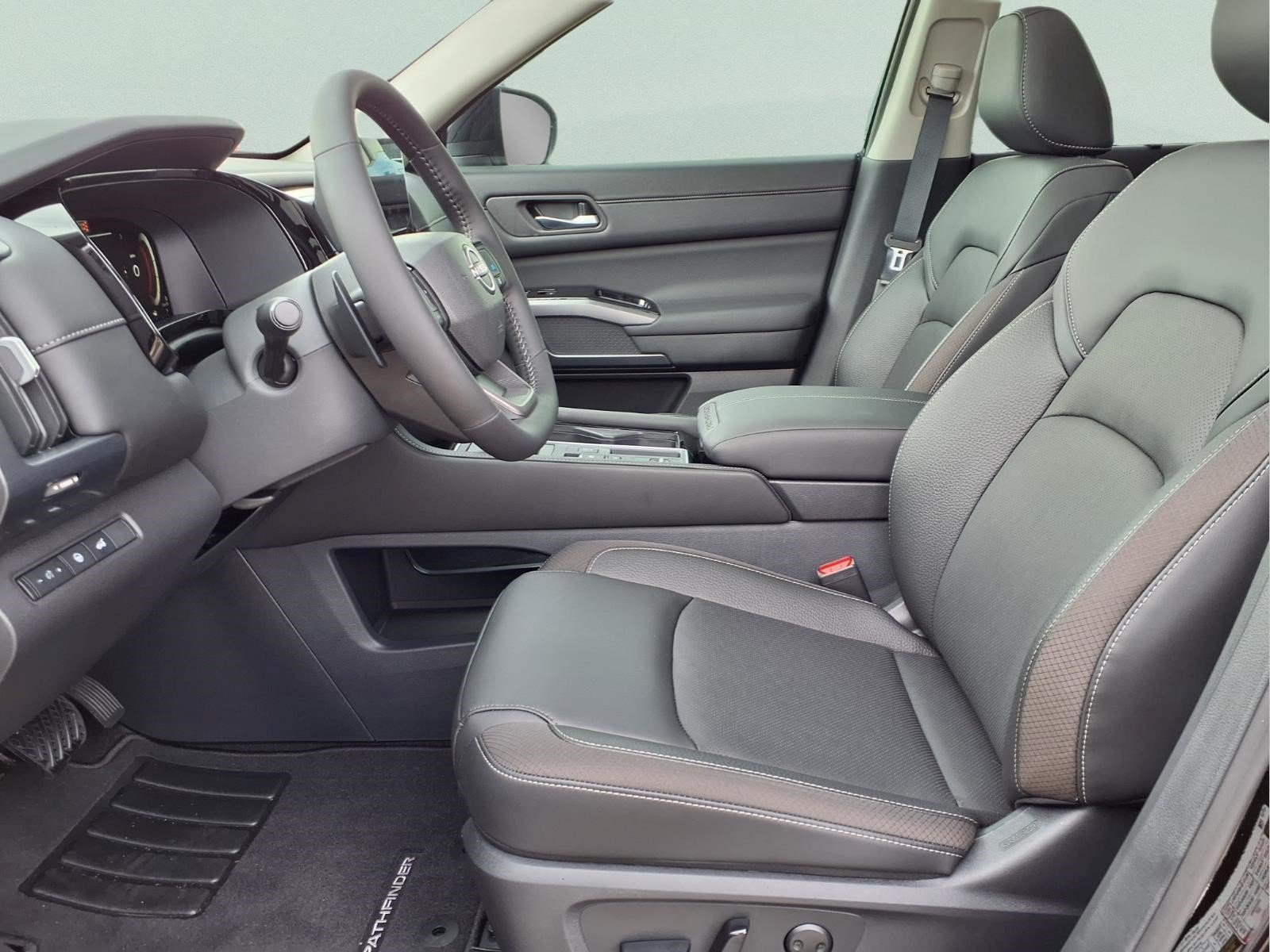 New 2026 Nissan Pathfinder SL w/ SL Premium Package FWD image 10