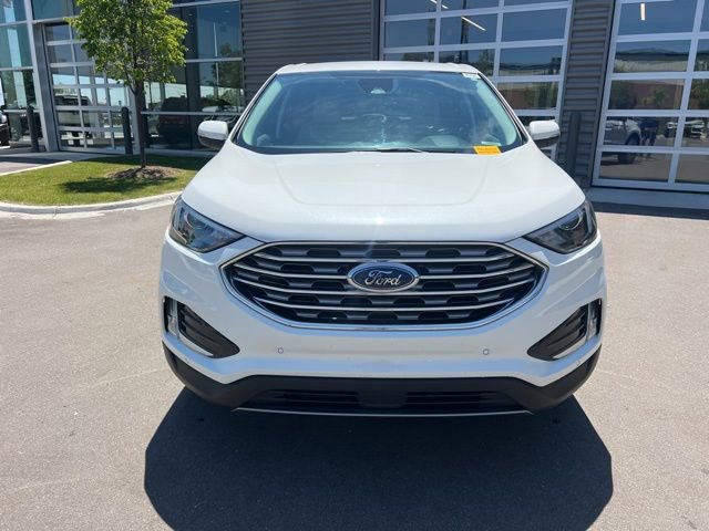 Used 2023 Ford Edge Titanium AWD/4WD image 2