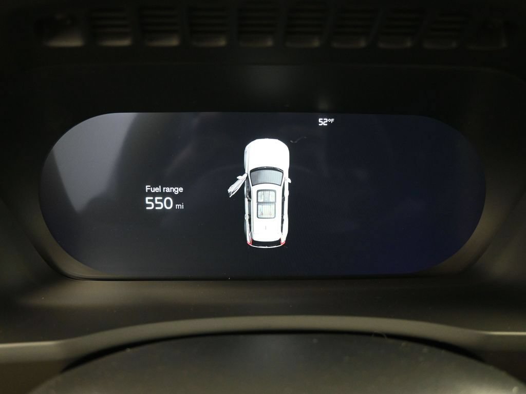 New 2026 Volvo XC90 B6 Plus w/ Protection Package Premier AWD/4WD image 12