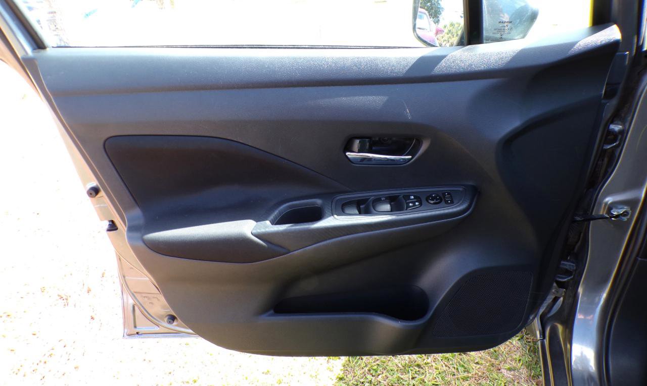 Used 2022 Nissan Versa SV w/ Trunk Package image 30