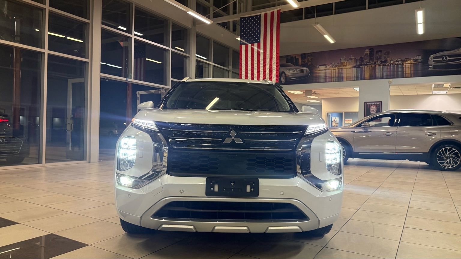 Used 2024 Mitsubishi Outlander SEL image 12