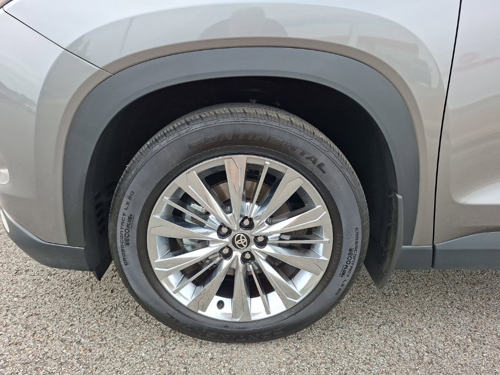 Used 2026 Toyota Grand Highlander AWD image 10