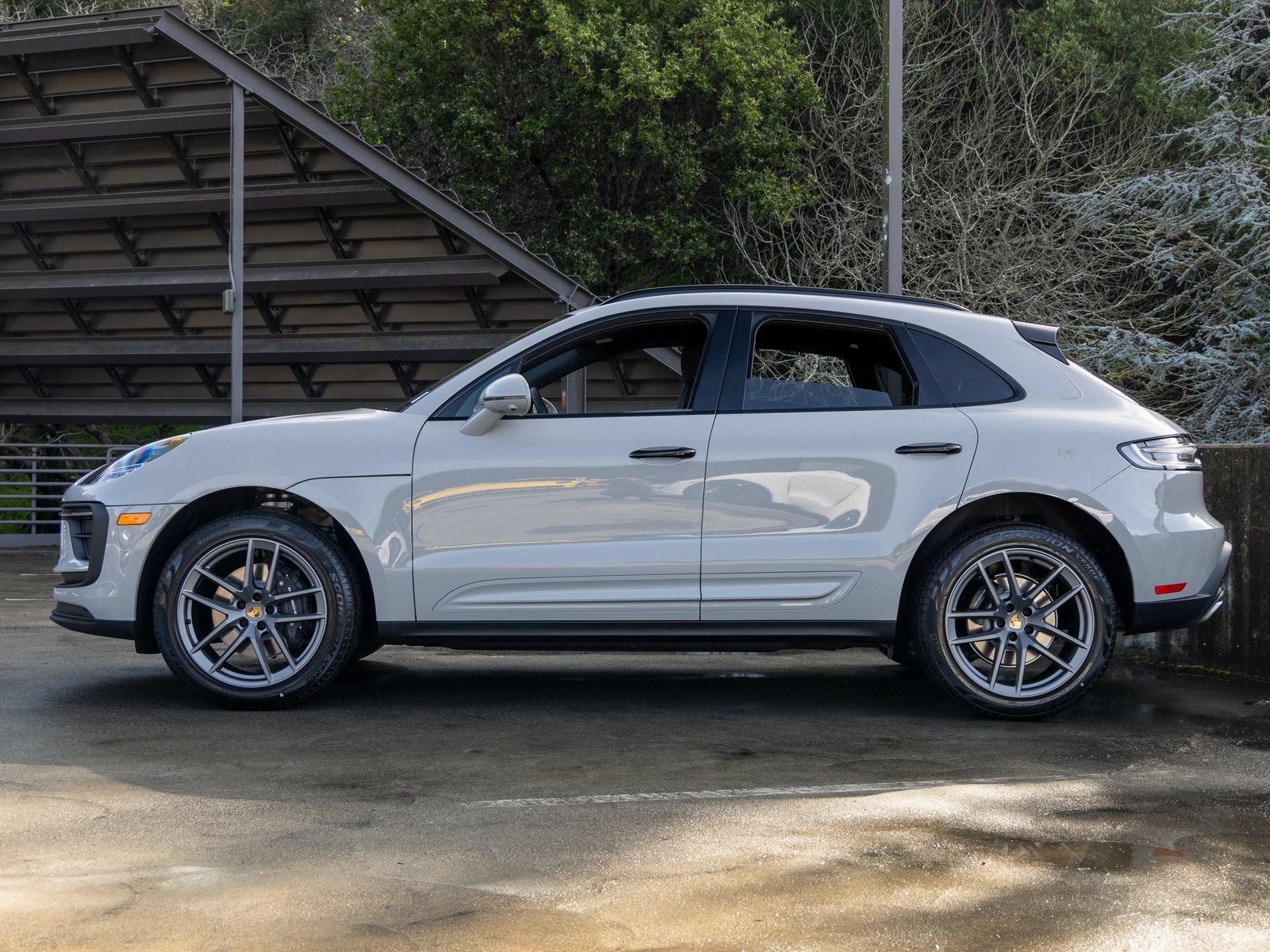 New 2026 Porsche Macan AWD/4WD image 2