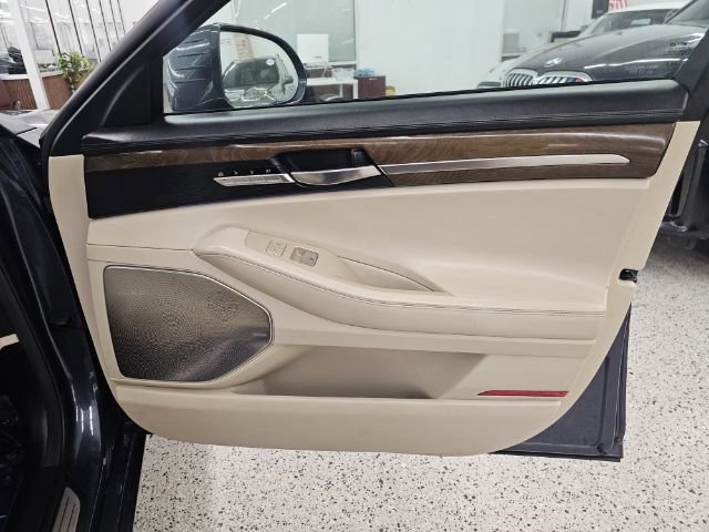 Used 2017 Genesis G90 5.0 Ultimate image 28