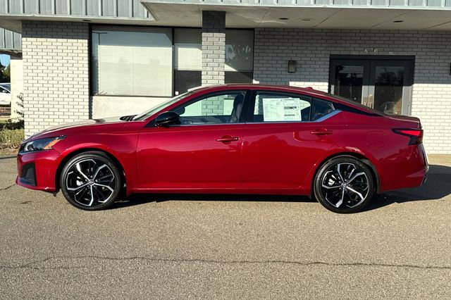New 2025 Nissan Altima 2.5 SR image 7