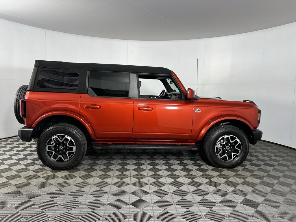 Used 2023 Ford Bronco Outer Banks image 8
