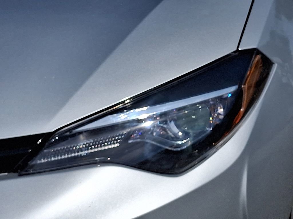 Used 2018 Toyota Corolla LE image 9