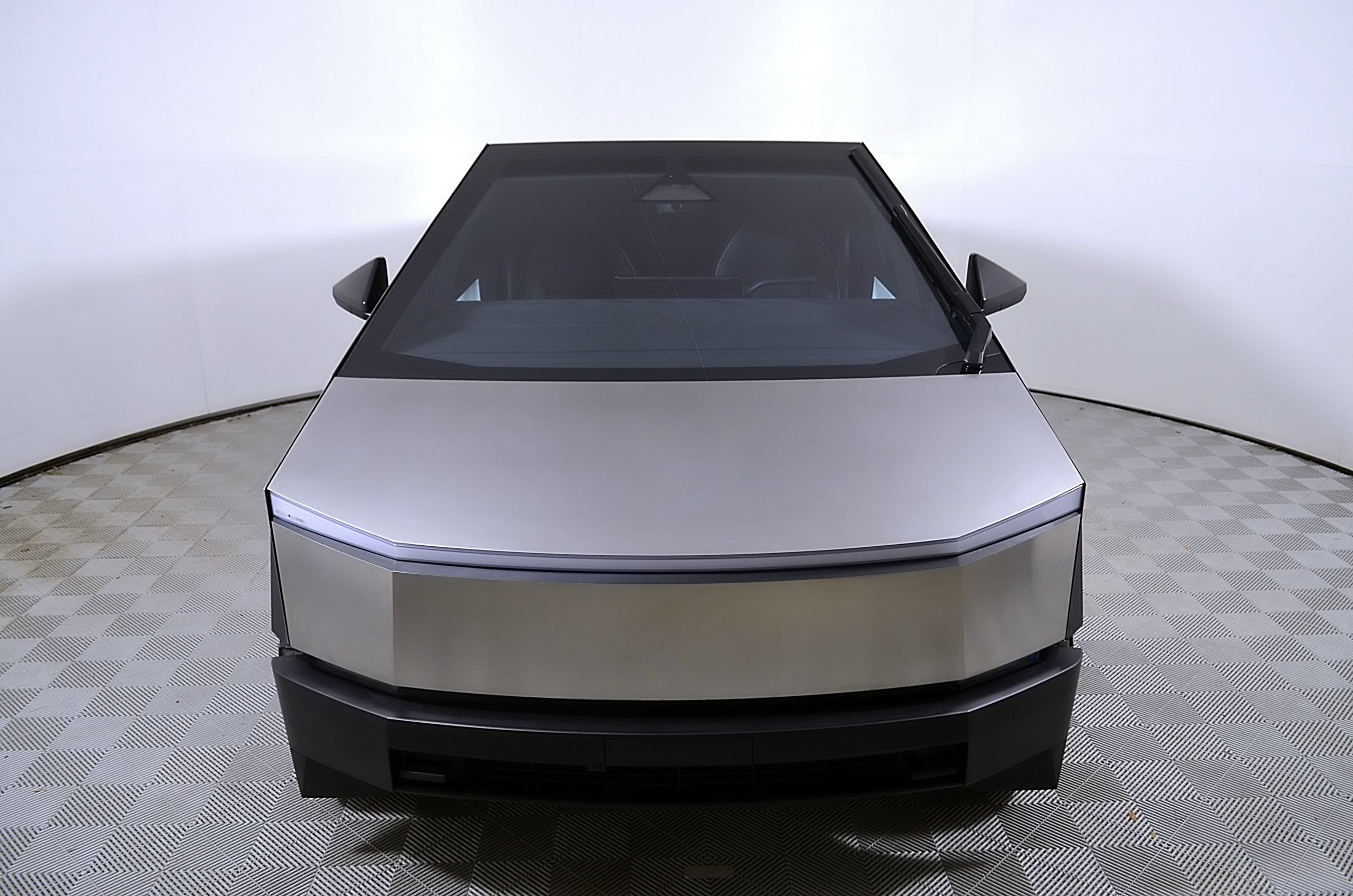 Used 2024 Tesla Cybertruck Cyberbeast AWD/4WD image 4
