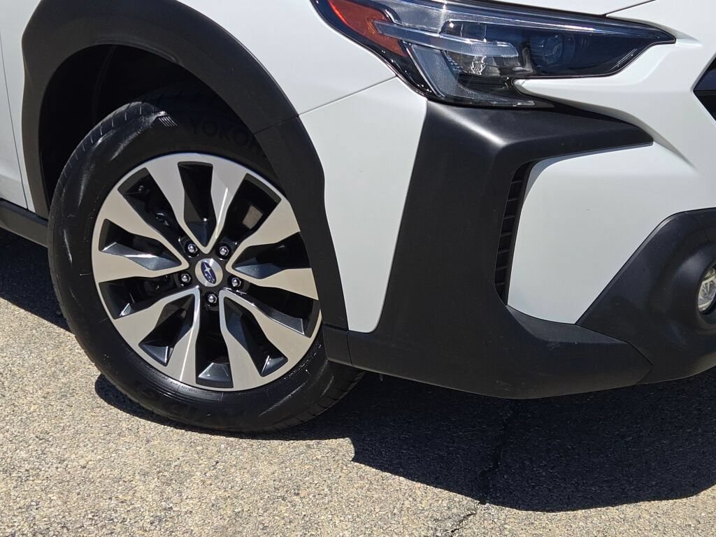Certified 2024 Subaru Outback Limited AWD/4WD image 3
