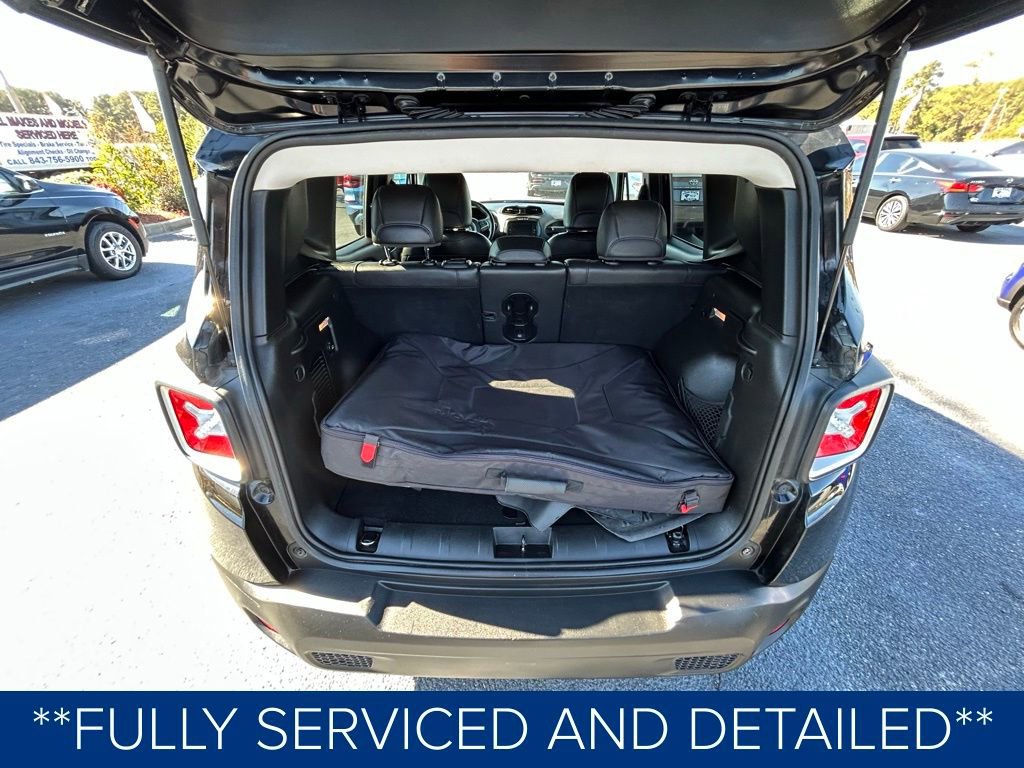 Used 2017 Jeep Renegade Limited image 9