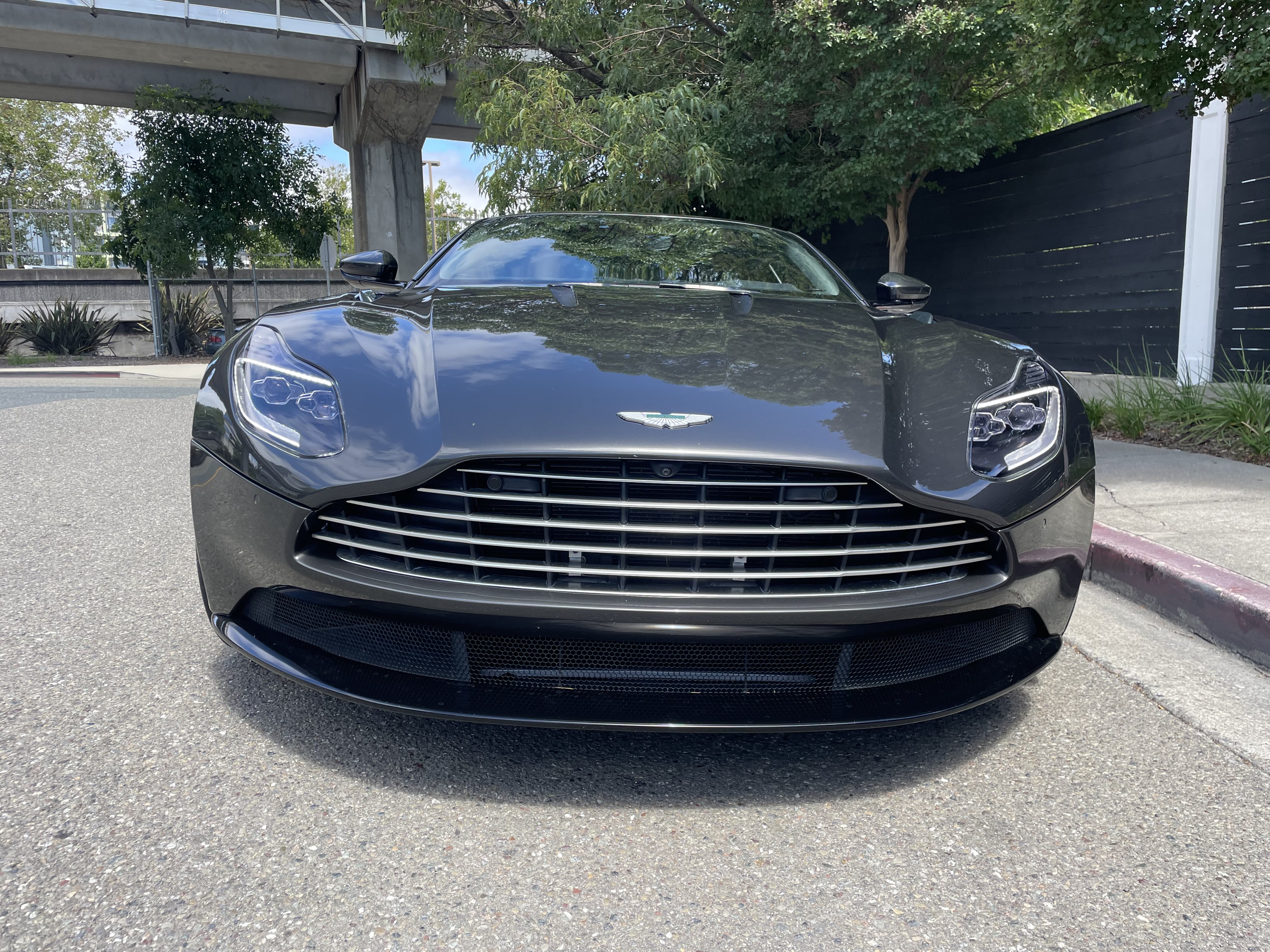 Used 2017 Aston Martin DB11 V12 RWD image 11