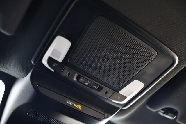 Used 2025 Honda HR-V Sport image 40