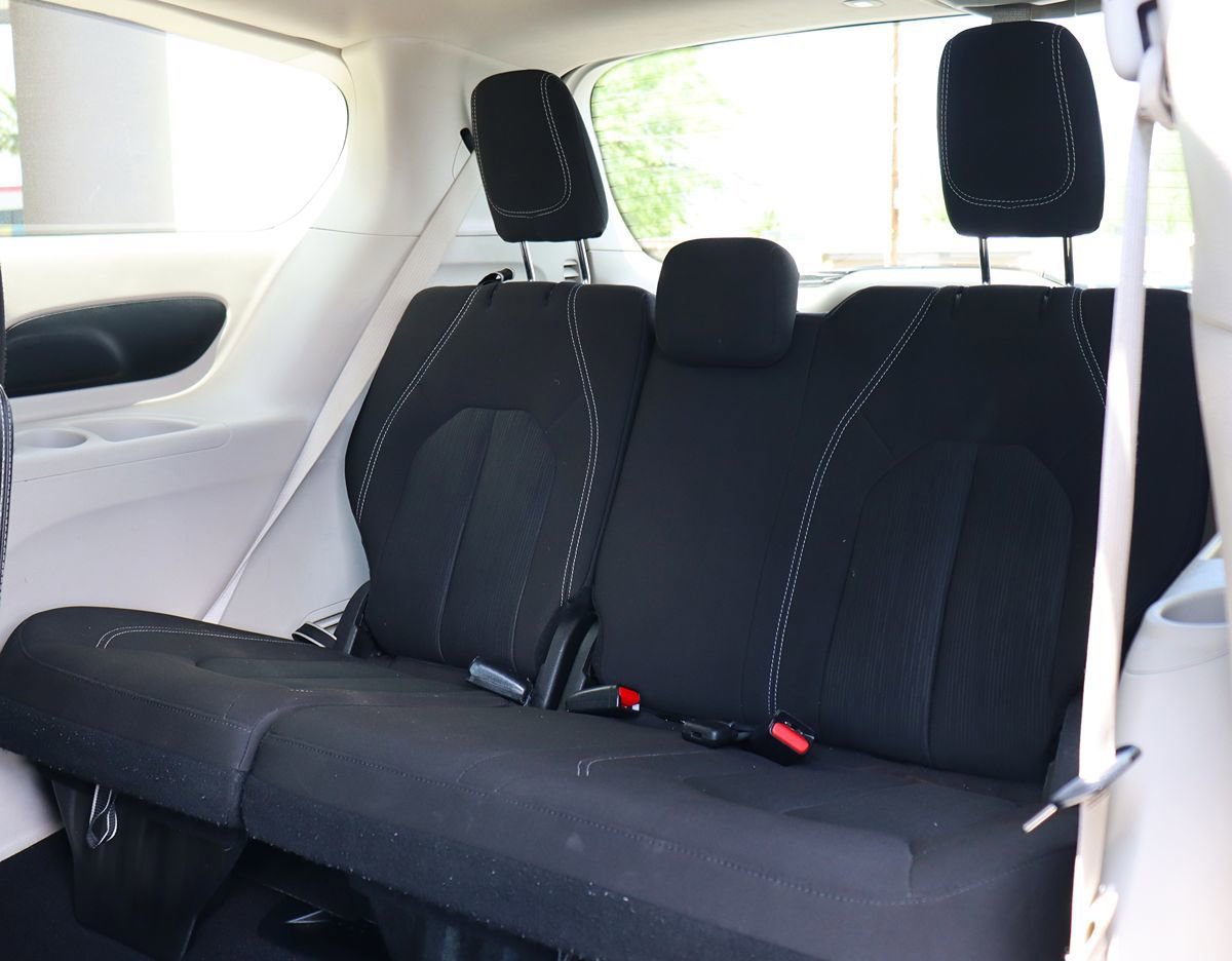 Used 2023 Chrysler Voyager LX FWD image 31
