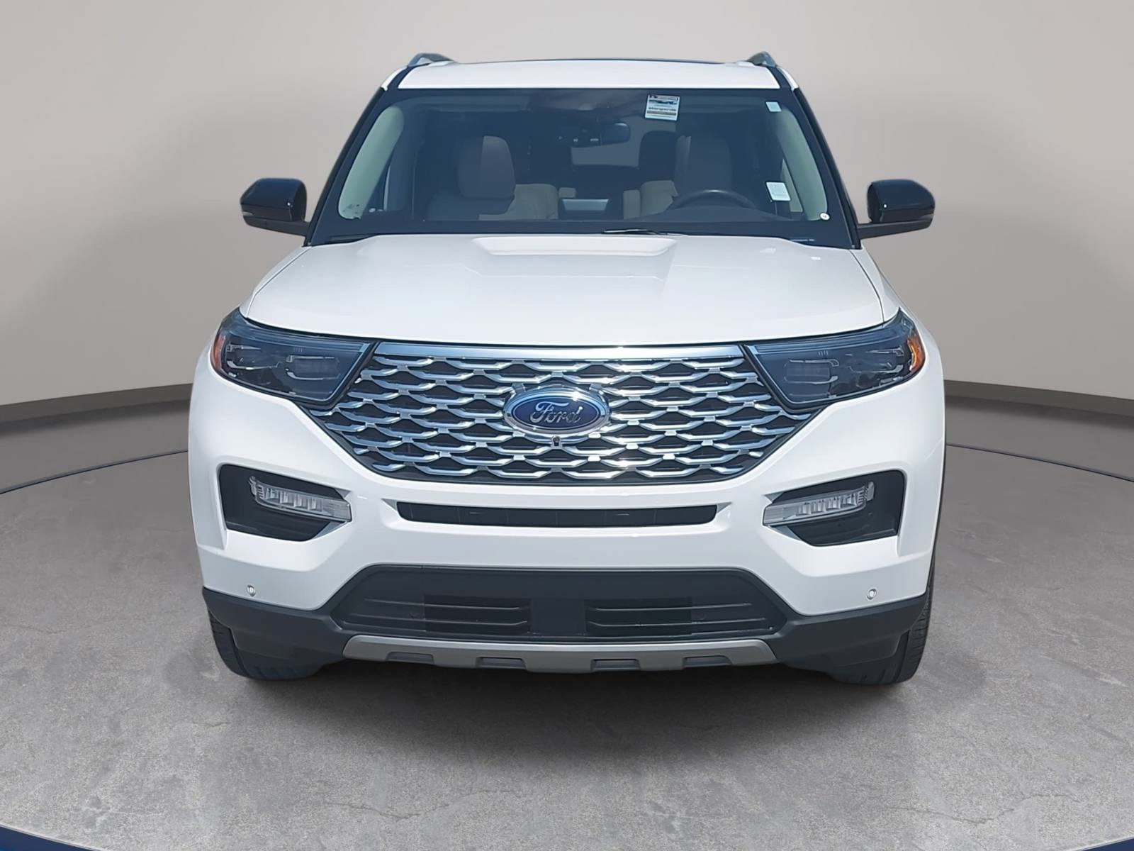 Used 2022 Ford Explorer Platinum w/ Equipment Group 601A AWD/4WD image 2
