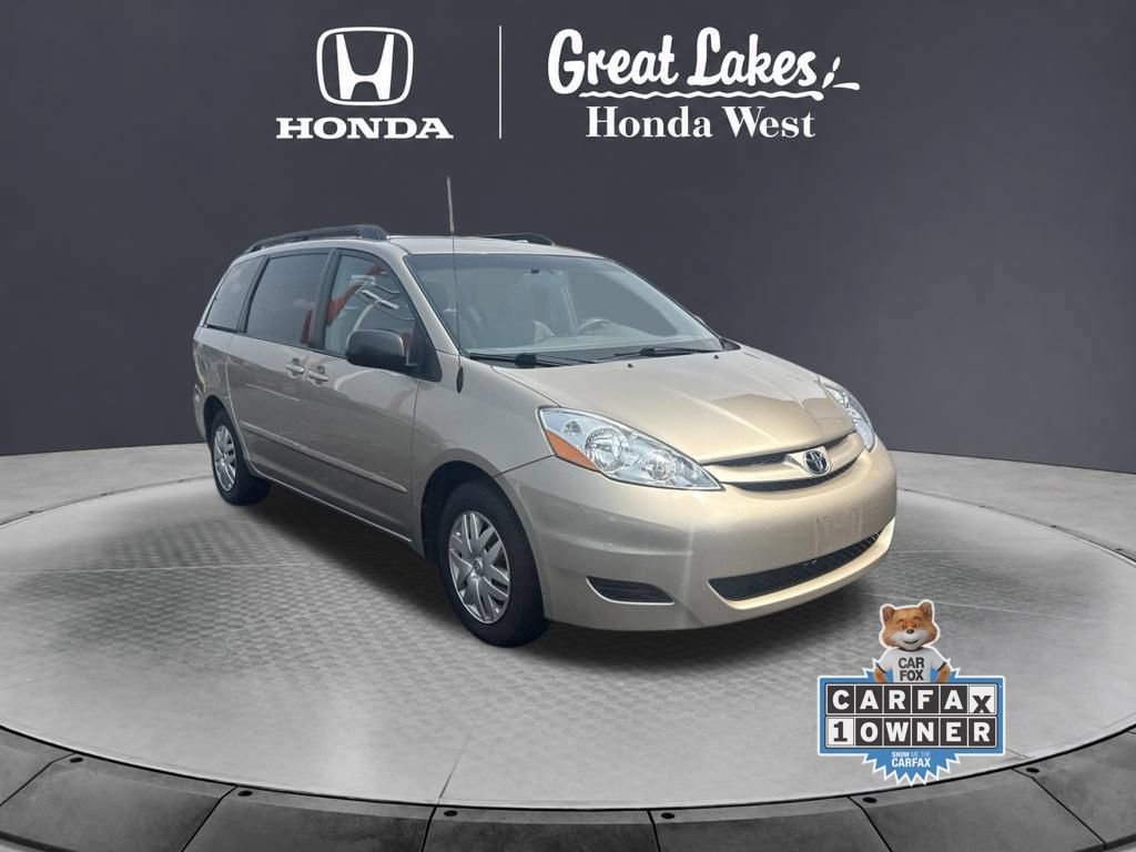Used 2010 Toyota Sienna CE FWD image 4