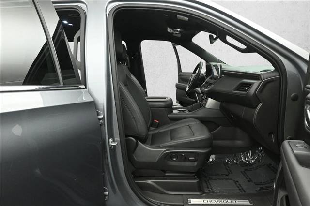 Used 2021 Chevrolet Suburban LT RWD image 28