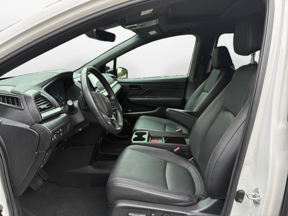 Used 2024 Honda Odyssey Sport image 11
