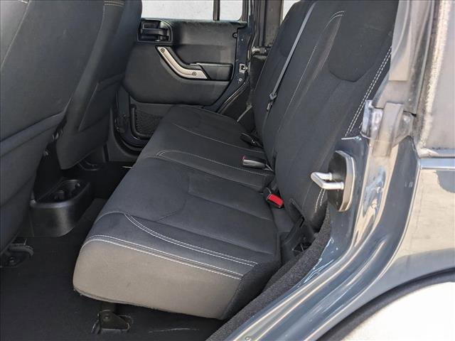 Used 2017 Jeep Wrangler Unlimited Rubicon w/ Connectivity Group image 17