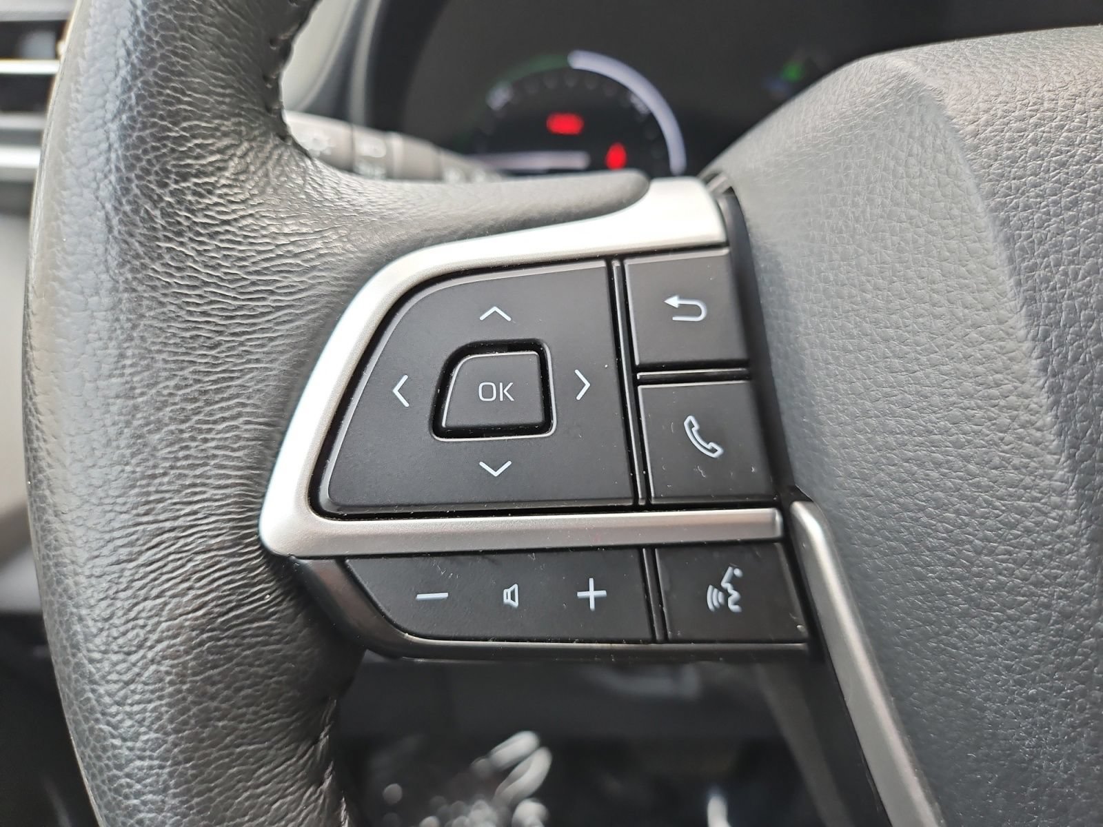 Used 2024 Toyota Sienna XLE FWD image 30