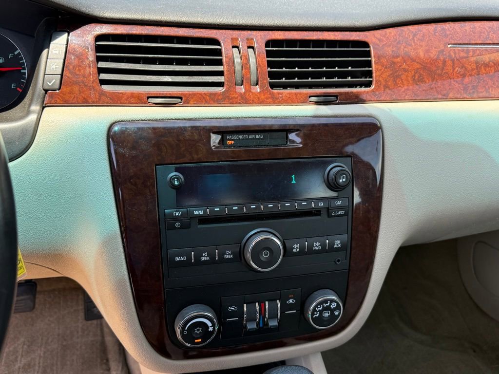 Used 2010 Chevrolet Impala LT w/ Convenience Package FWD image 18