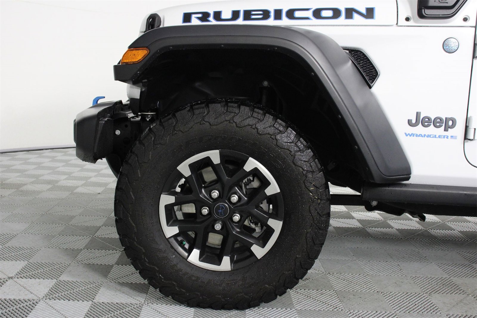 Used 2024 Jeep Wrangler Unlimited Rubicon 4xe w/ Technology Group image 27
