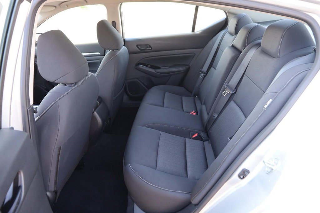 Used 2023 Nissan Altima 2.5 SV FWD image 9