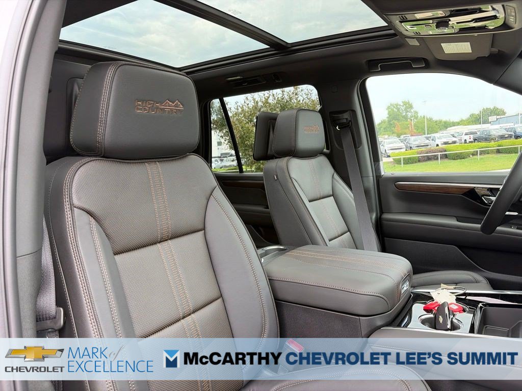 New 2026 Chevrolet Tahoe High Country AWD/4WD image 34